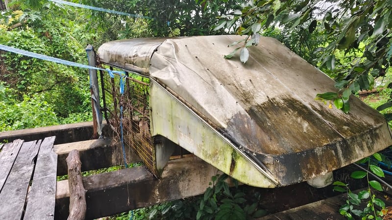 โครงเหล็กหลังคารถ