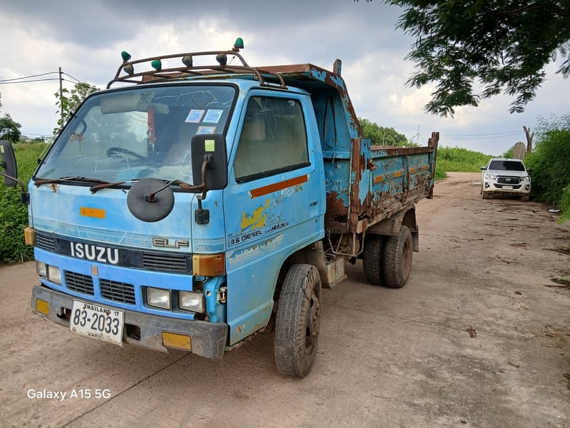 ขายรถ 6 ล้อดั๊ม 