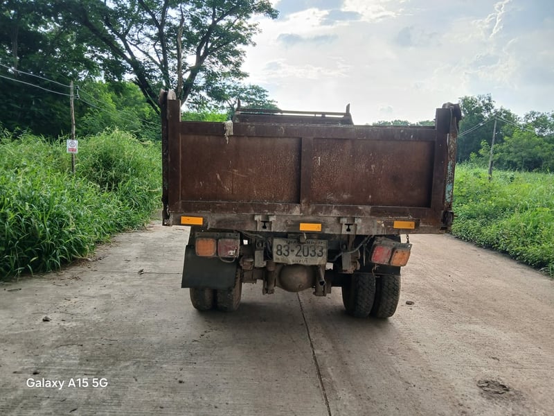 ขายรถ 6 ล้อดั๊ม 