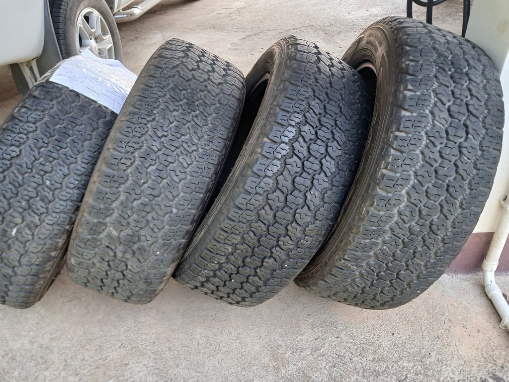 ขายยางมือสองขนาด 255-60R20