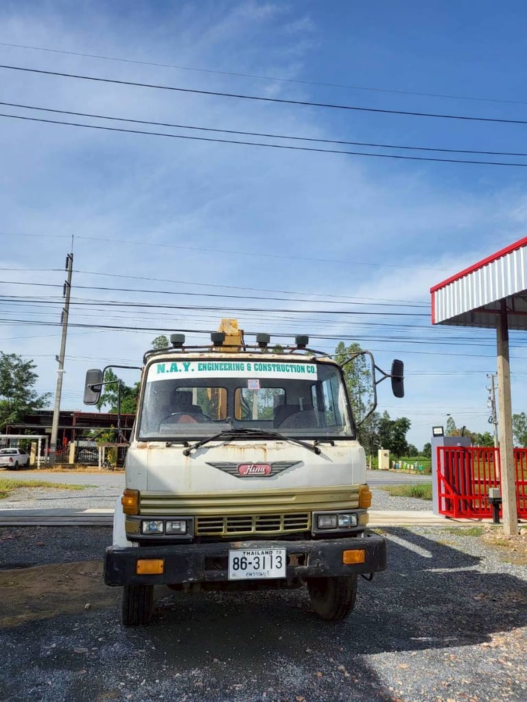 HINO FF 168แรงม้า รถบรรทุก 6ล้อ กระบะเหล็ก ปี1987 HINO FF 168แรงม้า รถบรรทุก 6ล้อ กระบะเหล็ก ปี1987