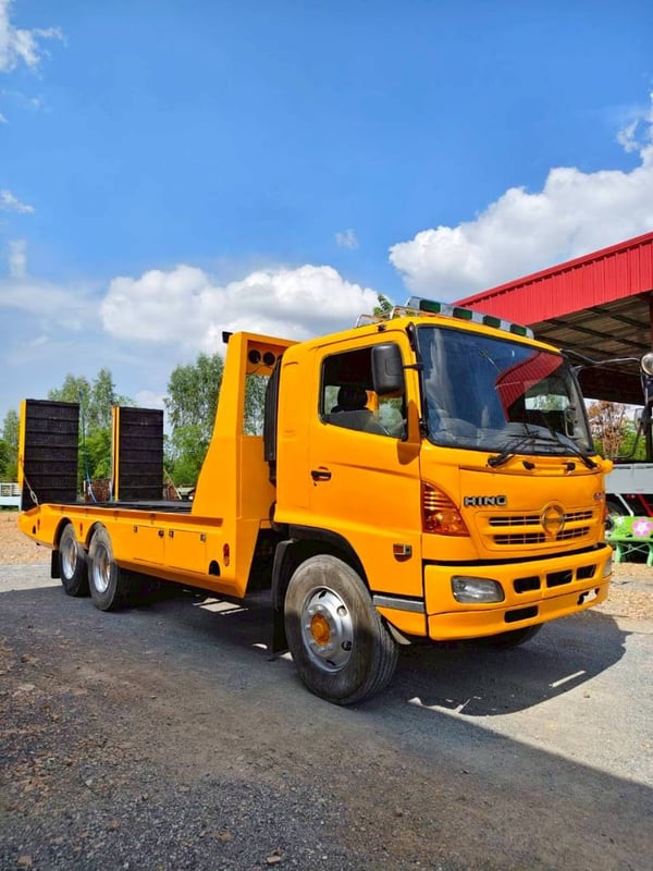 HINO FL 212แรงม้า รถบรรทุก 10ล้อ พื้นเรียบ ปี2004 HINO FL 212แรงม้า รถบรรทุก 10ล้อ พื้นเรียบ ปี2004
