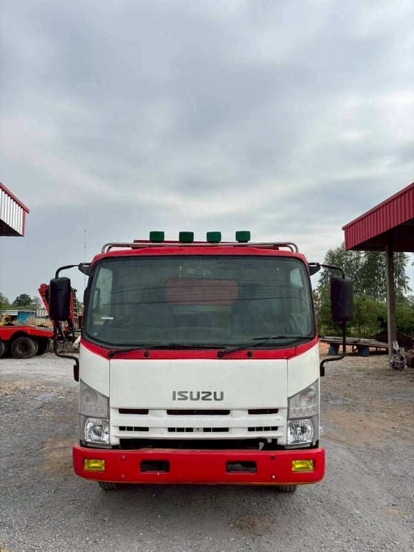 ISUZU NPR 6ล้อดั้มพ์ ปี58