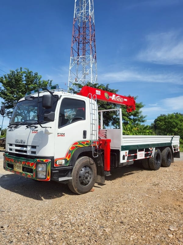 ISUZU FVM 240แรงม้า รถบรรทุก 10ล้อ กระบะเหล็กติดเครน ปี2011 ISUZU FVM 240แรงม้า รถบรรทุก 10ล้อ กระบะเหล็กติดเครน ปี2011