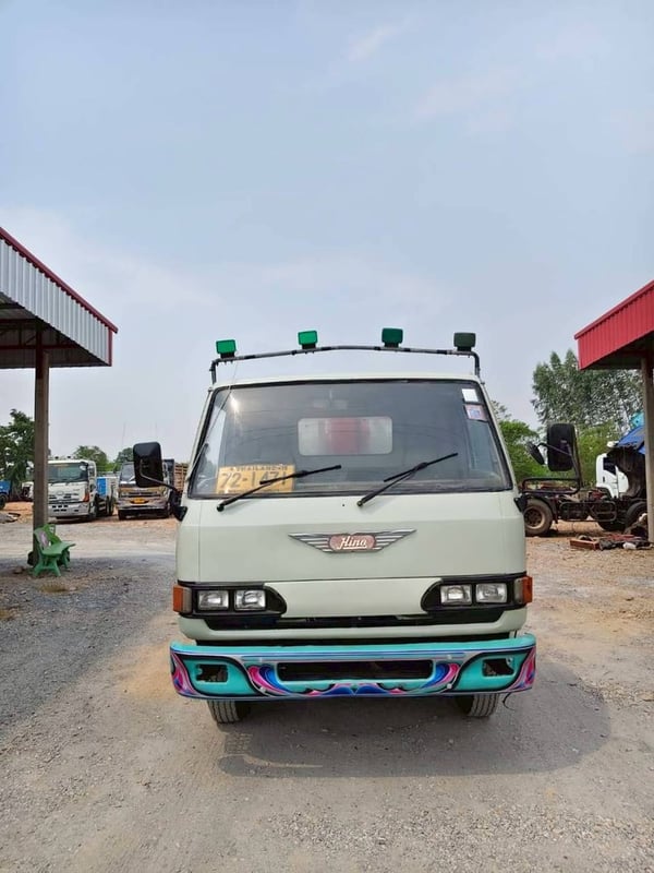 HINO KM779 117แรงม้า รถบรรทุก 6ล้อ กระบะเหล็กติดเครน ปี1999