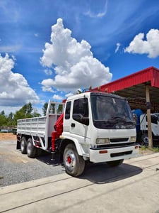 ISUZU FVZ 200แรงม้า รถบรรทุก 10ล้อ กระบะเหล็กติดเครน ปี2004
