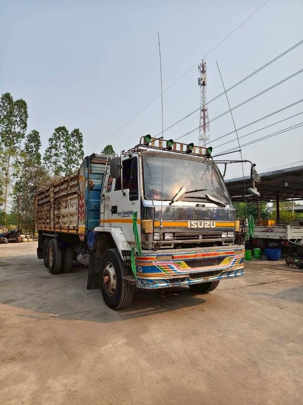 ISUZU FXZ 210แรงม้า รถบรรทุก 10ล้อ ดั้มพ์ ปี1995