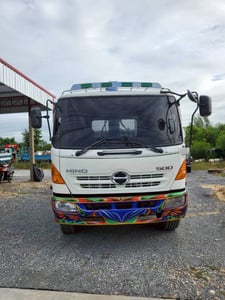 HINO FG 212แรงม้า รถบรรทุก 6ล้อ พื้นเรียบ ปี2010