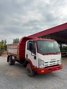 ISUZU NPR 6ล้อดั้มพ์ ปี58