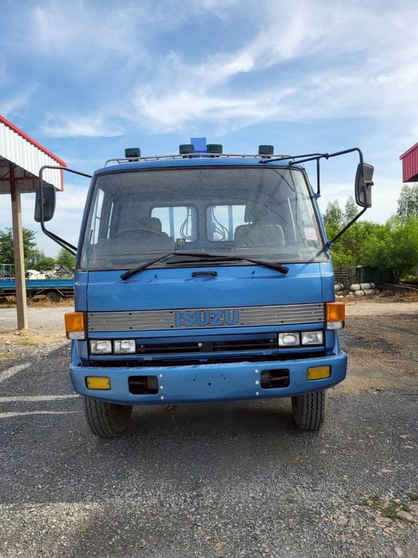 ISUZU FTR 190แรงม้า รถบรรทุก 6ล้อ กระบะเหล็ก ปี2001