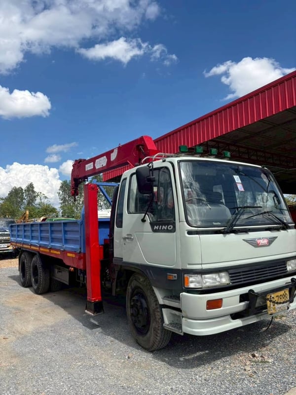 HINO FF 195แรงม้า รถบรรทุก 6ล้อ กระบะเหล็กติดเครน ปี2004