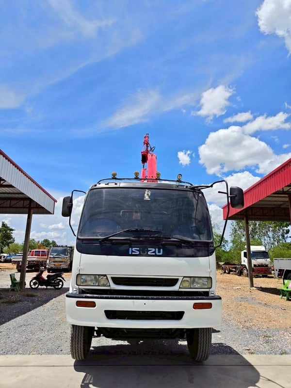 ISUZU FVZ 200แรงม้า รถบรรทุก 10ล้อ กระบะเหล็กติดเครน ปี2004