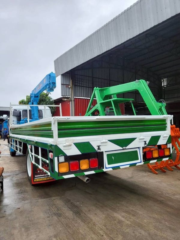 ISUZU FTR 240แรงม้า รถบรรทุก 6ล้อ กระบะเหล็กติดเครน ปี2003