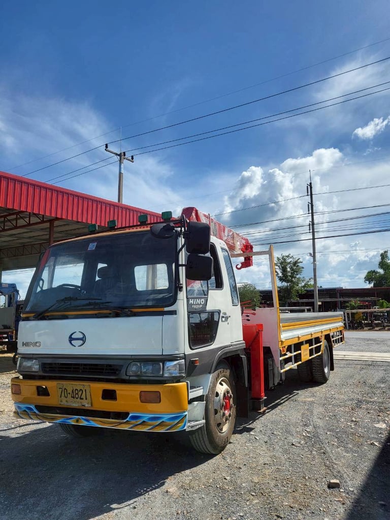 HINO FF 212แรงม้า รถบรรทุก 6ล้อ กระบะเหล็ก ปี2003 HINO FF 212แรงม้า รถบรรทุก 6ล้อ กระบะเหล็ก ปี2003