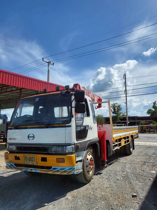 HINO FF 212แรงม้า รถบรรทุก 6ล้อ กระบะเหล็ก ปี2003