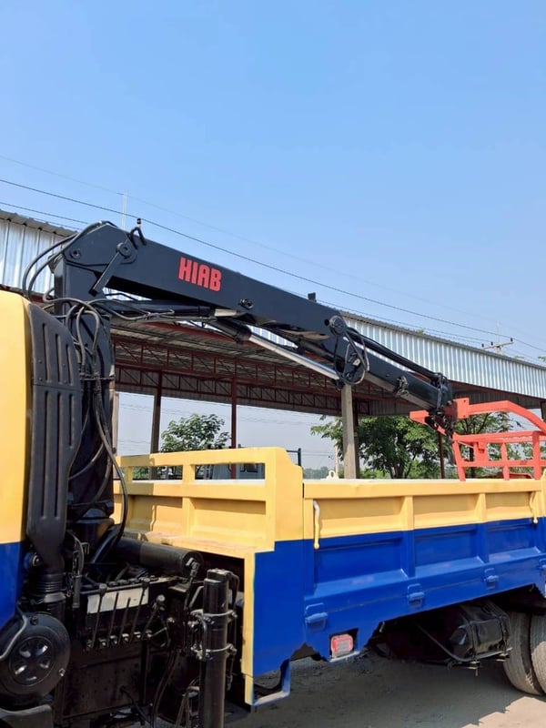 HINO FC 170แรงม้า รถบรรทุก 6ล้อ กระบะเหล็กติดเครน ปี2011