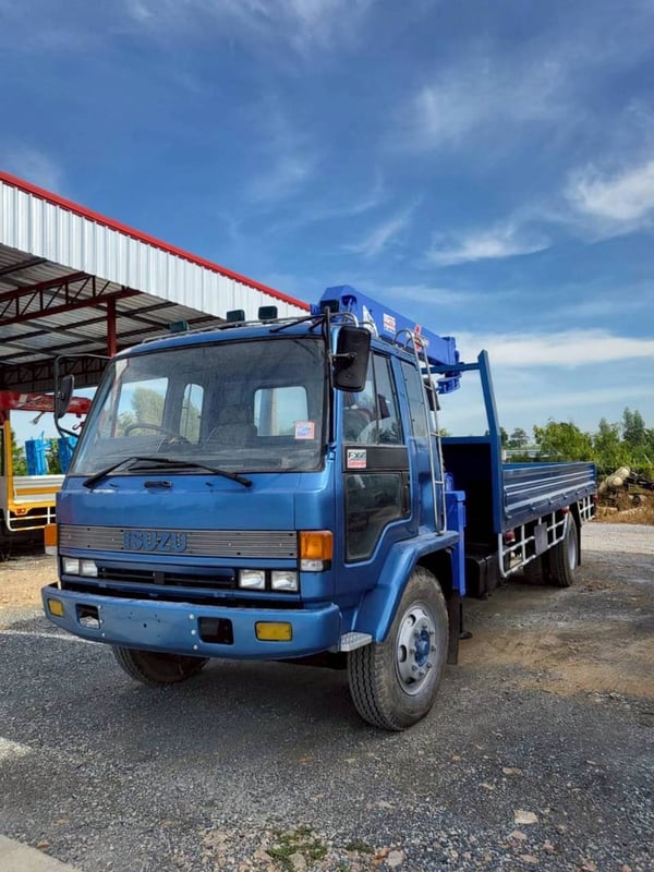 ISUZU FTR 190แรงม้า รถบรรทุก 6ล้อ กระบะเหล็ก ปี2001