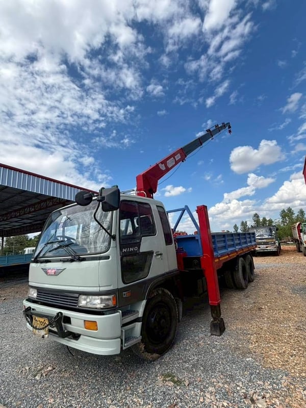 HINO FF 195แรงม้า รถบรรทุก 6ล้อ กระบะเหล็กติดเครน ปี2004