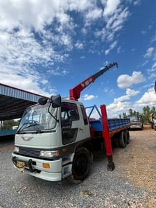 HINO FF 195แรงม้า รถบรรทุก 6ล้อ กระบะเหล็กติดเครน ปี2004