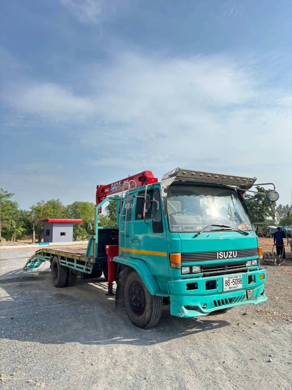 ISUZU FRR 175แรงม้า รถบรรทุก 6ล้อ กระบะเหล็กติดเครน ปี1995 ISUZU FRR 175แรงม้า รถบรรทุก 6ล้อ กระบะเหล็กติดเครน ปี1995