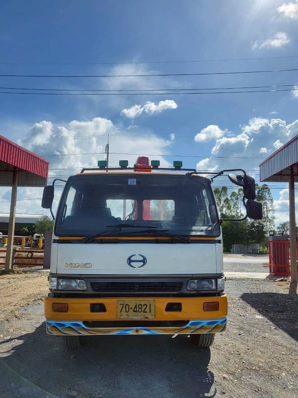 HINO FF 212แรงม้า รถบรรทุก 6ล้อ กระบะเหล็ก ปี2003