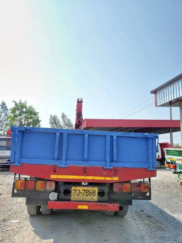 HINO FF 195แรงม้า รถบรรทุก 6ล้อ กระบะเหล็กติดเครน ปี2004