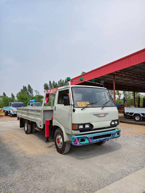 HINO KM779 117แรงม้า รถบรรทุก 6ล้อ กระบะเหล็กติดเครน ปี1999