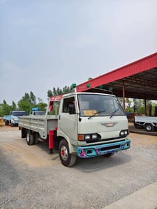 HINO KM779 117แรงม้า รถบรรทุก 6ล้อ กระบะเหล็กติดเครน ปี1999