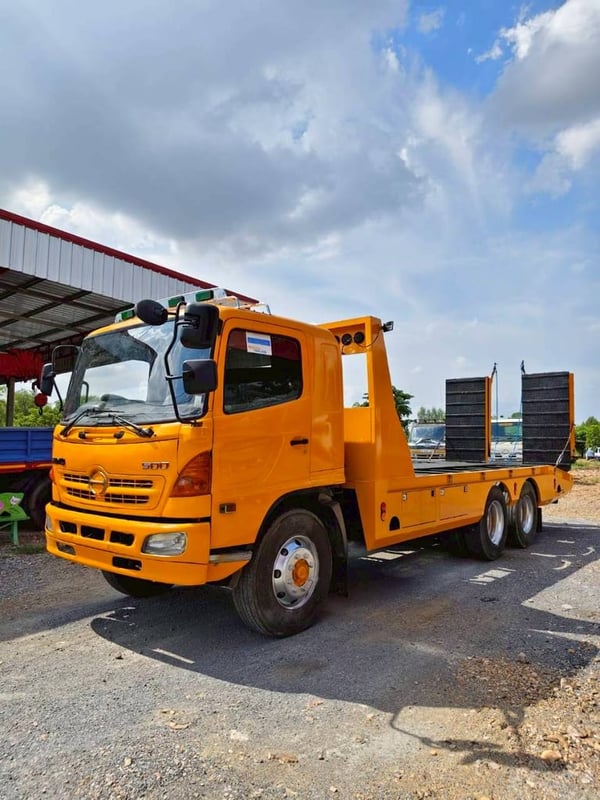 HINO FL 212แรงม้า รถบรรทุก 10ล้อ พื้นเรียบ ปี2004 HINO FL 212แรงม้า รถบรรทุก 10ล้อ พื้นเรียบ ปี2004