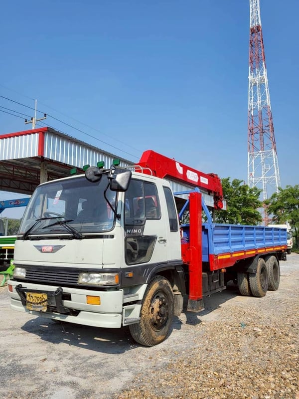 HINO FF 195แรงม้า รถบรรทุก 6ล้อ กระบะเหล็กติดเครน ปี2004