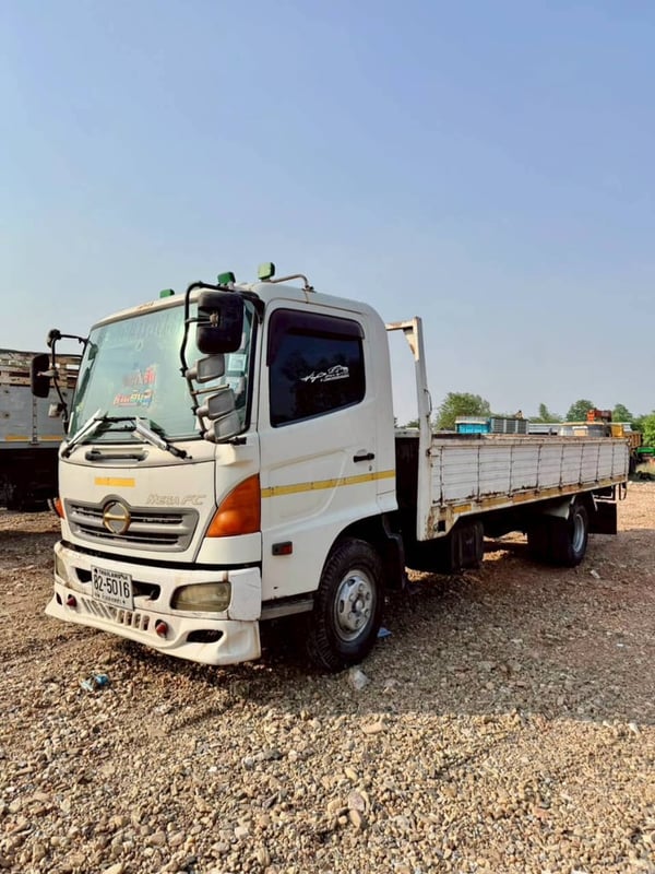 HINO FC 144แรงม้า รถบรรทุก 6ล้อ กระบะเหล็ก ปี2007