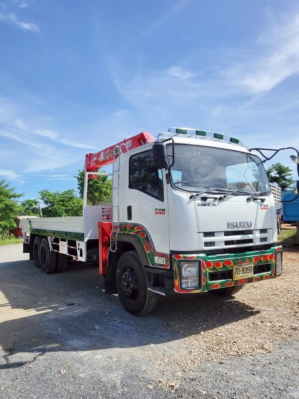 ISUZU FVM 240แรงม้า รถบรรทุก 10ล้อ กระบะเหล็กติดเครน ปี2011 ISUZU FVM 240แรงม้า รถบรรทุก 10ล้อ กระบะเหล็กติดเครน ปี2011