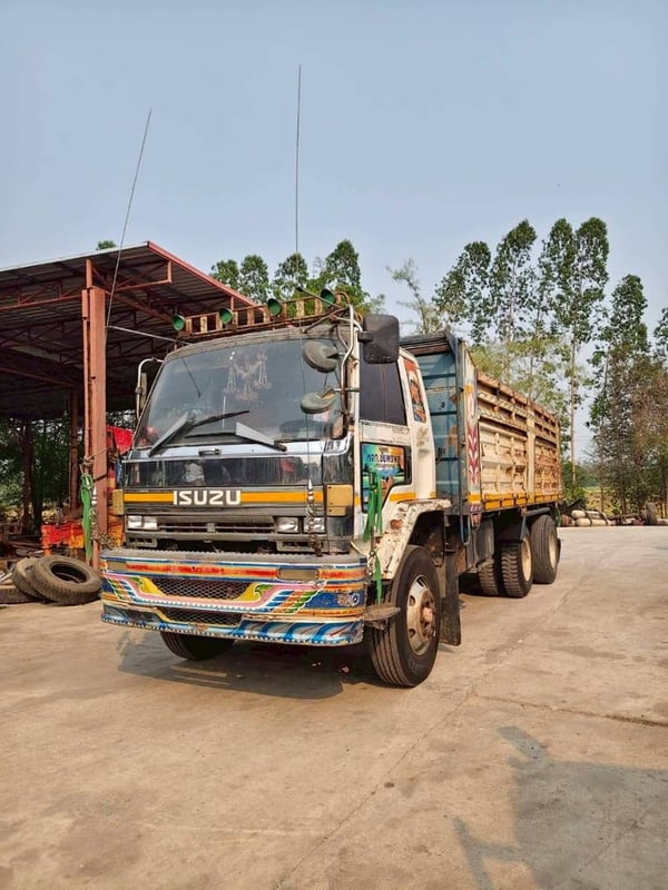 ISUZU FXZ 210แรงม้า รถบรรทุก 10ล้อ ดั้มพ์ ปี1995