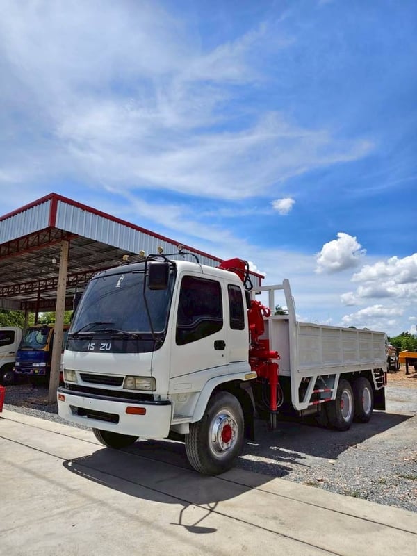 ISUZU FVZ 200แรงม้า รถบรรทุก 10ล้อ กระบะเหล็กติดเครน ปี2004