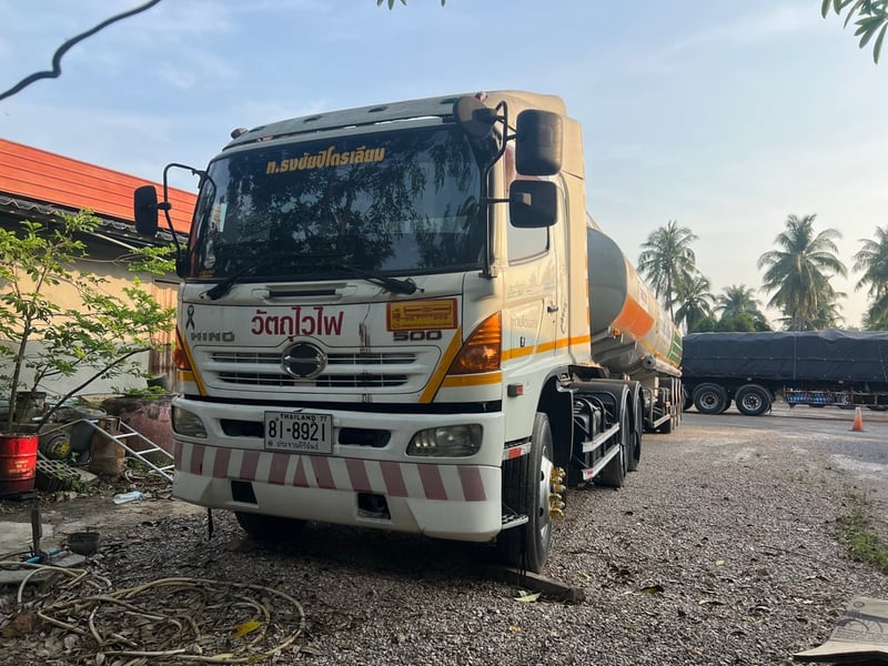 HINO ฮีโน่ 320 320แรงม้า รถบรรทุก 10ล้อ บรรทุกของเหลว ปี2011