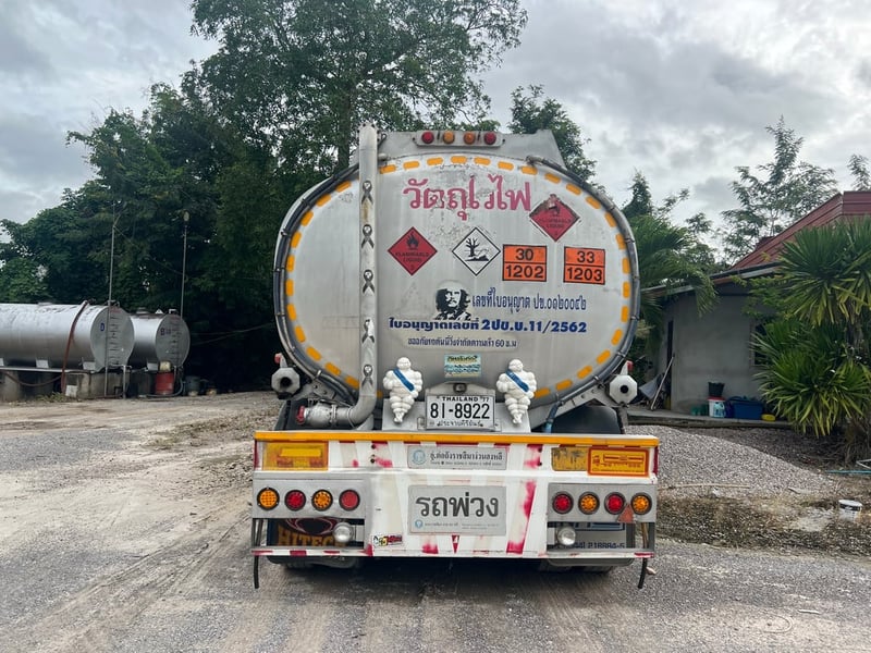 HINO ฮีโน่ 320 320แรงม้า รถบรรทุก 10ล้อ บรรทุกของเหลว ปี2011