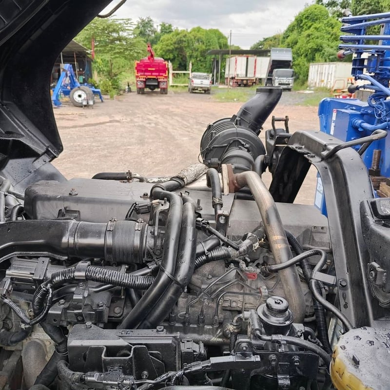 ISUZU FVM 240แรงม้า รถบรรทุก 10ล้อ กระบะเหล็กติดเครน ปี2012
