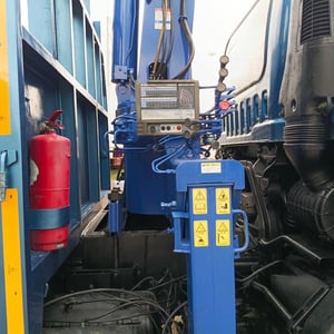 ISUZU FVM 240แรงม้า รถบรรทุก 10ล้อ กระบะเหล็กติดเครน ปี2012