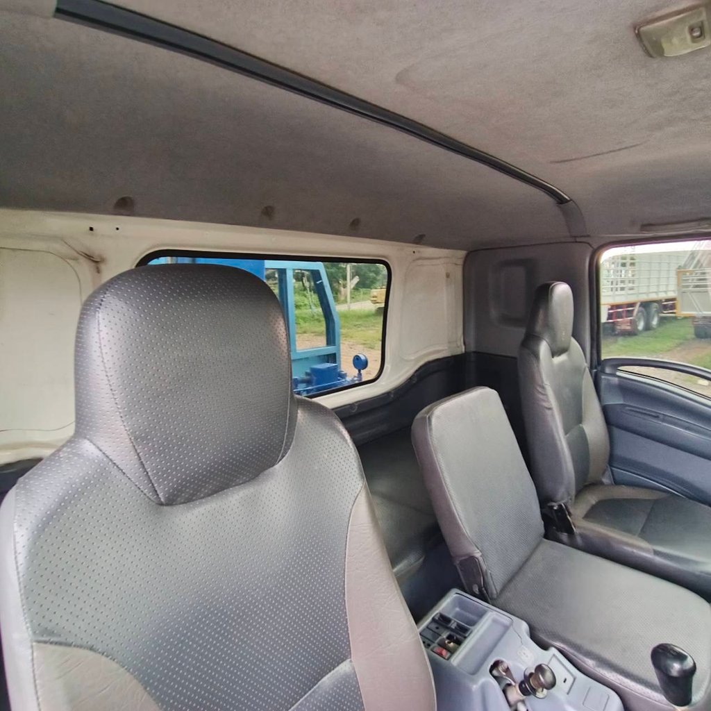 ISUZU FVM 240แรงม้า รถบรรทุก 10ล้อ กระบะเหล็กติดเครน ปี2012