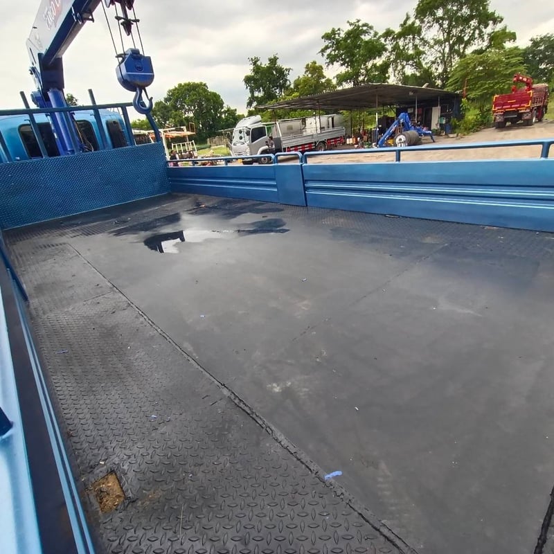 ISUZU FVM 240แรงม้า รถบรรทุก 10ล้อ กระบะเหล็กติดเครน ปี2012