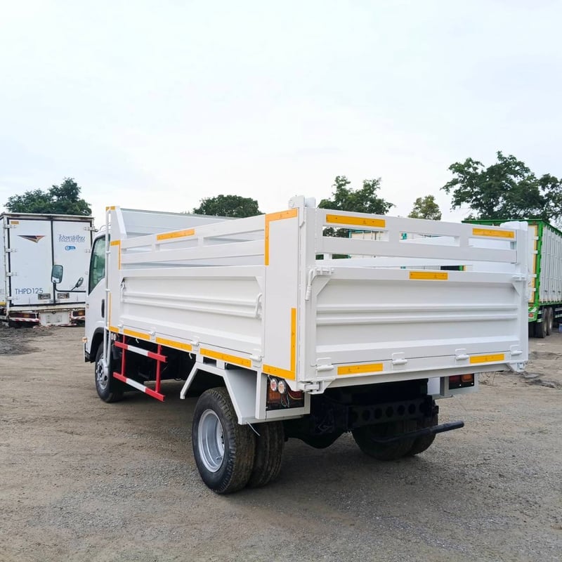 ISUZU NPR 150แรงม้า รถบรรทุก 6ล้อ ดั้มพ์ ปี2015