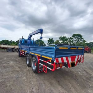 ISUZU FVM 240แรงม้า รถบรรทุก 10ล้อ กระบะเหล็กติดเครน ปี2012