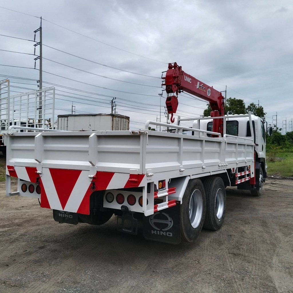 ISUZU FTR 240แรงม้า รถบรรทุก 10ล้อ กระบะเหล็กติดเครน ปี2013