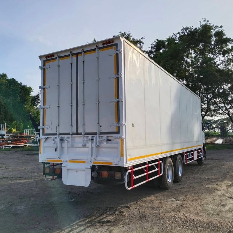 ขายรถ10ล้ออีซูซุตู้ยาว9.80ม