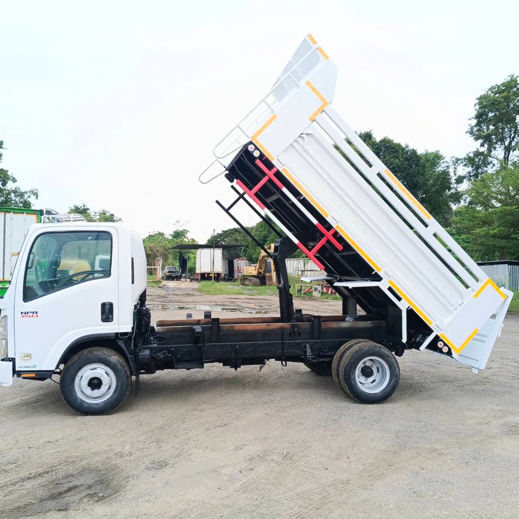 ISUZU NPR 150แรงม้า รถบรรทุก 6ล้อ ดั้มพ์ ปี2015