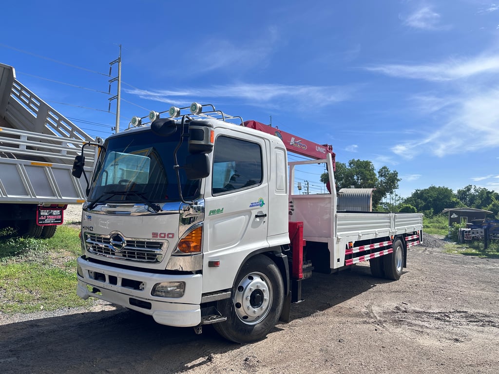 HINO FG 212แรงม้า รถบรรทุก 6ล้อ กระบะเหล็กติดเครน ปี2013