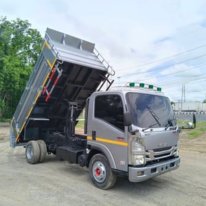 ISUZU NPR 150แรงม้า รถบรรทุก 6ล้อ ดั้มพ์ ปี2015