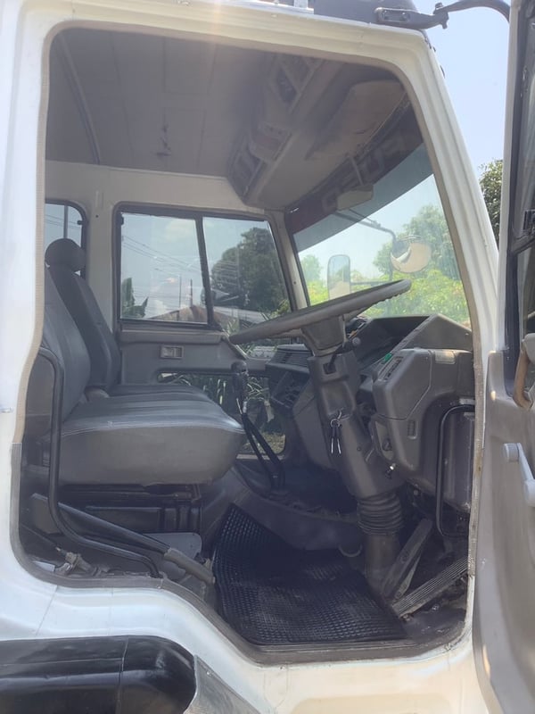 รหัสN335 MITSUBISHI  190แรงม้า  10ล้อ สองเพลา ปี 38 ขึ้น 200 ได้ 