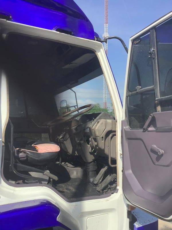 N300 MITSUBISHI FUSO FK457 225แรงม้า รถบรรทุก 6ล้อ ตู้แห้ง ปี2002
