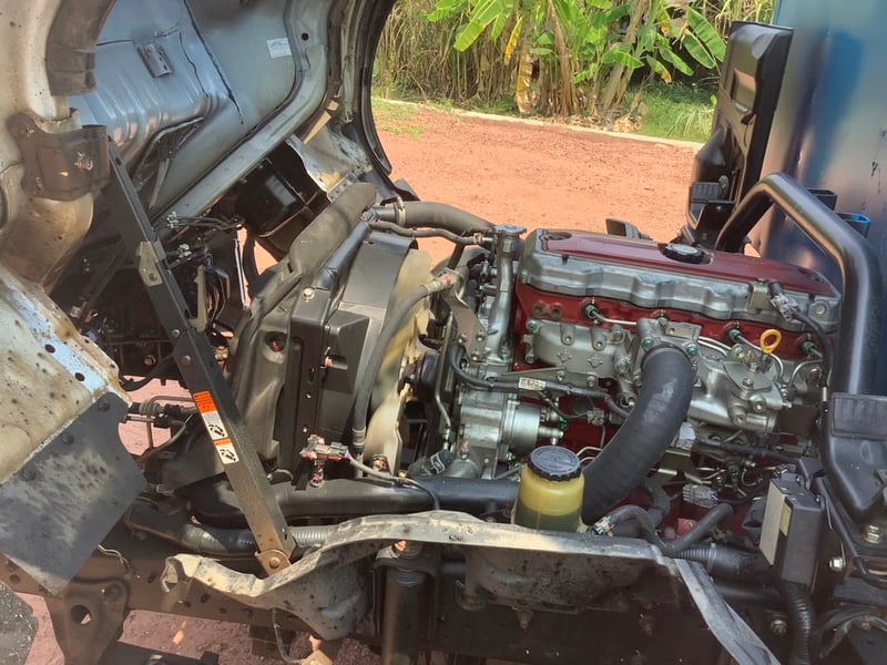 รหัส N318HINO ดูโท่ 150แรง ยูโร3  ปี56 ตู้ 10 บาน ยาว 5 ม. กว้าง 2.2  ม. สูง2.2 ม.  เครื่องดี ยางดี คัสซีสวย ราคา 460,000.บาท โทร 0839946814 น็อต